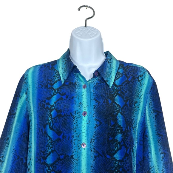 Equipment Femme Silk Button Down Shirt Blue Snake Print Blouse Size Medium - Picture 5 of 14